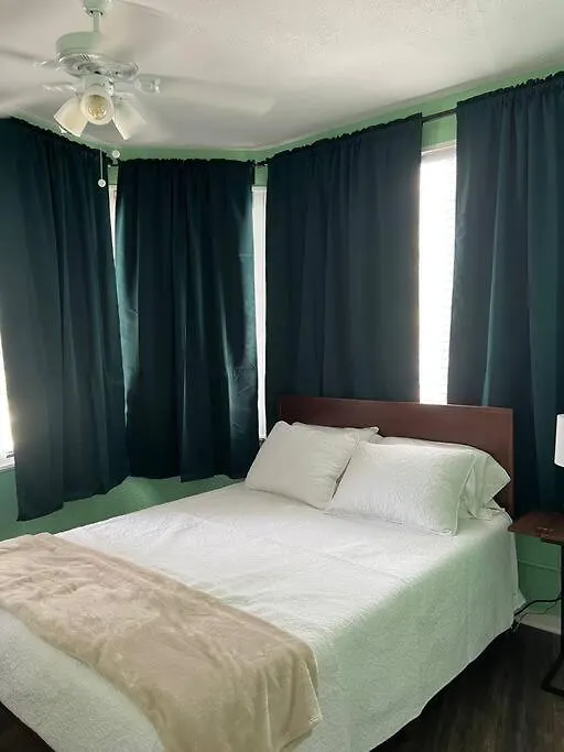 Cosy 3-Bedroom Downtown Walk To Convention Center Tampa 0*,  United States